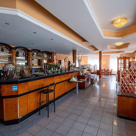 克莱赫塔勒霍夫酒店 Kraichtal 外观 照片