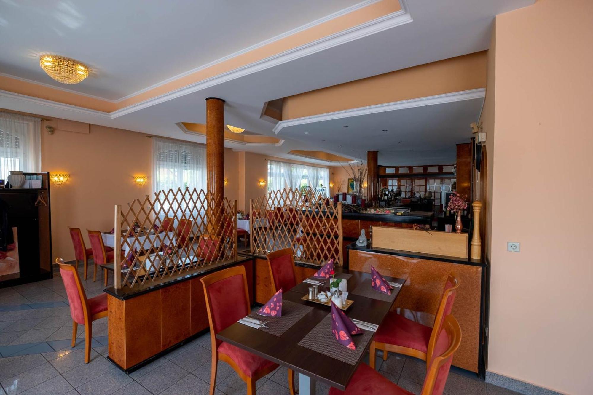 克莱赫塔勒霍夫酒店 Kraichtal 外观 照片
