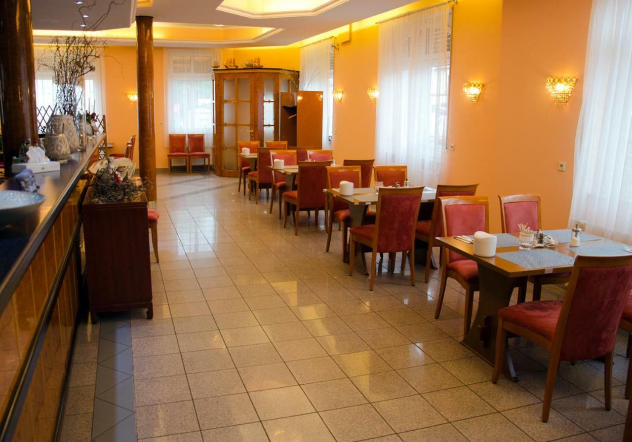 克莱赫塔勒霍夫酒店 Kraichtal 外观 照片